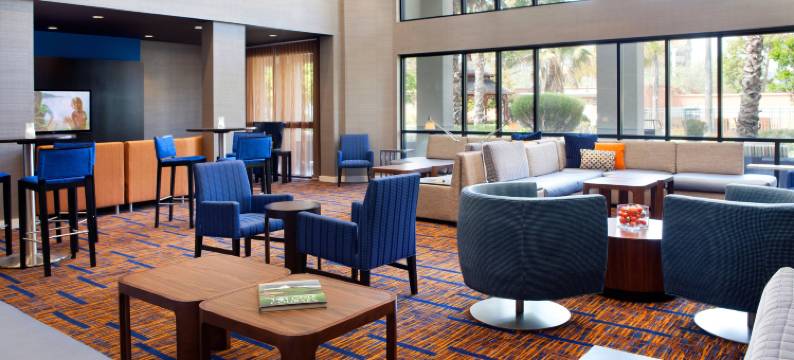 奥克兰机场万怡酒店(Courtyard Oakland Airport)图片