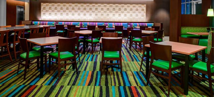 道格拉斯万枫酒店及套房(Fairfield Inn & Suites Douglas)图片