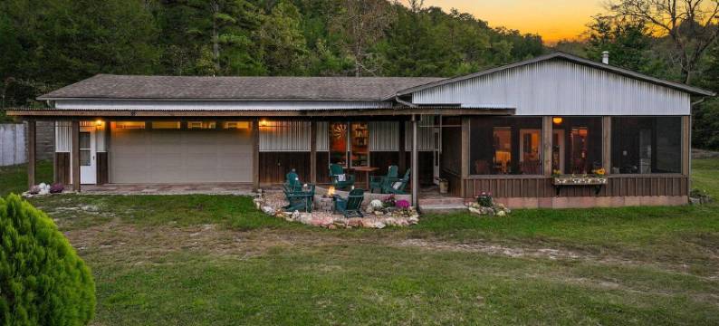 Private White River Estate on 214 acres. ATV/hiking trails. Pets stay free图片