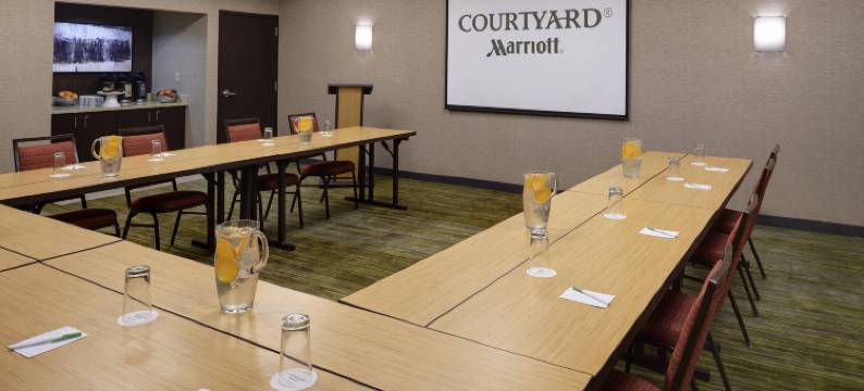 印第安纳波利斯机场万怡酒店(Courtyard Indianapolis Airport)图片