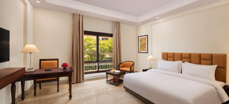 V Sarovar Portico MI Road Jaipur图片