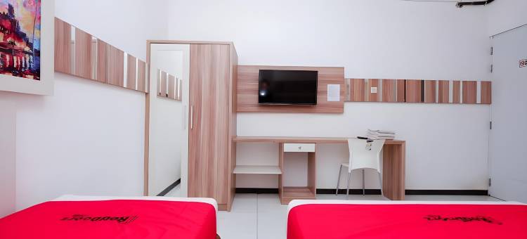 红门酒店-近新邦利马区(RedDoorz Near Plaza Simpang Lima)图片