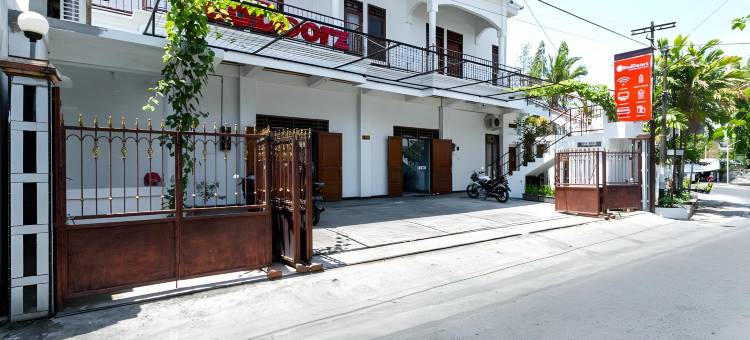 普罗 · 曼古内加兰附近的红门(RedDoorz Near Puro Mangkunegaran)图片