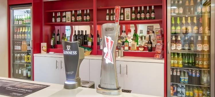伍尔弗汉普顿中央红翼旅馆(Redwings Lodge Wolverhampton Central)图片