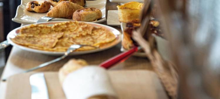 圣布里厄战神广场酒店(Contact Hôtel du Champ de Mars de Saint-Brieuc)图片