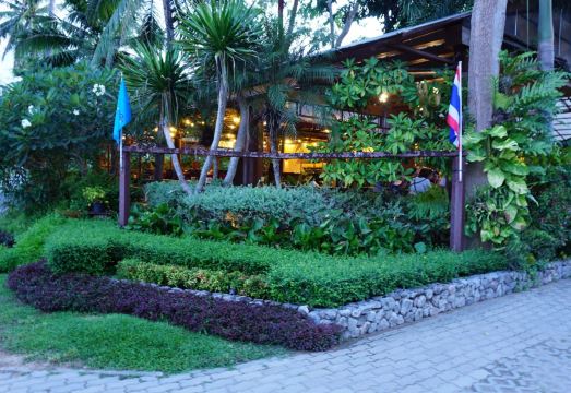 Baan Klang Aow Beach Resort Hotel Overview