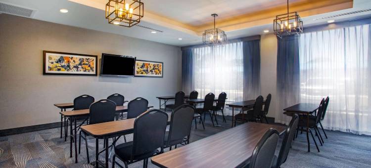 牛津拉昆塔温德姆套房酒店(La Quinta Inn & Suites by Wyndham Oxford)图片