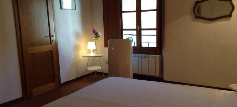 韦鲁迪尼一号公寓(Vellutini Number One)图片