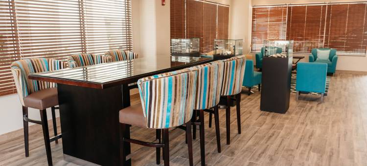 冲浪者度假酒店(Surfrider Resort Hotel)图片