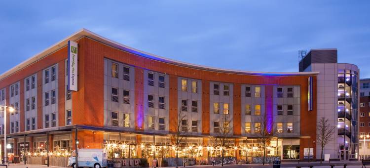 朴次茅斯冈沃夫码头智选假日酒店(Holiday Inn Express Portsmouth - Gunwharf Quays)图片