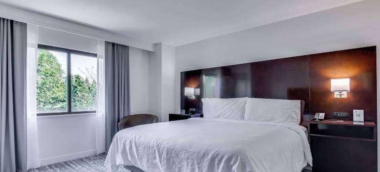 路易斯维尔希尔顿安泊套房酒店(Embassy Suites by Hilton Louisville East)图片