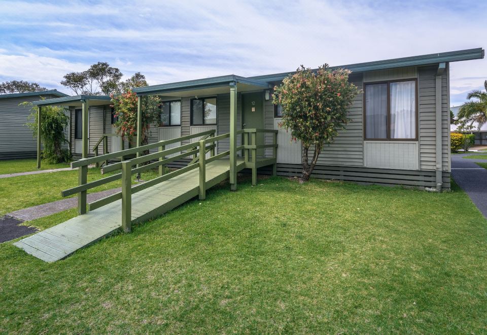 Wollongong Surf Leisure ResortOver view