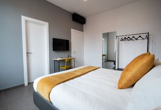 GB Vesuvius NapoliHotel Overview