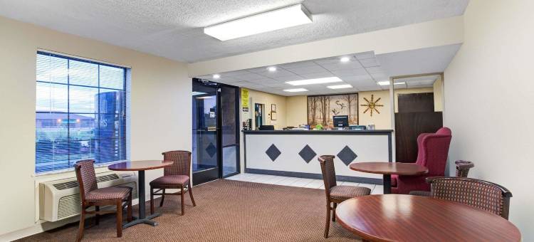 克拉克斯维尔东速8酒店(Super 8 by Wyndham Clarksville East)图片