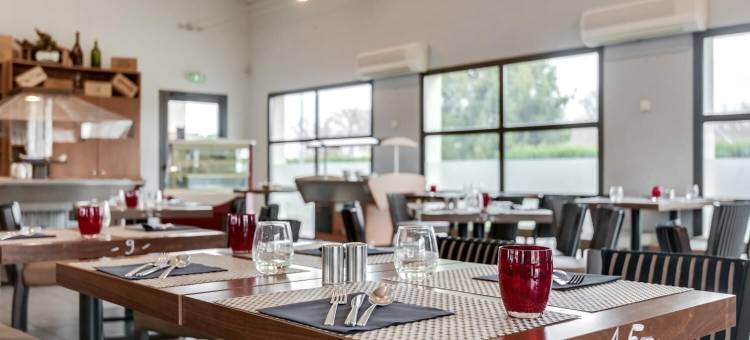 波尔多拉布雷德阿肯纳酒店餐厅(Hôtel Restaurant Akena la Brède)图片