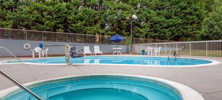 里奇伍德农场舒适套房酒店(Comfort Suites Inn at Ridgewood Farm)图片