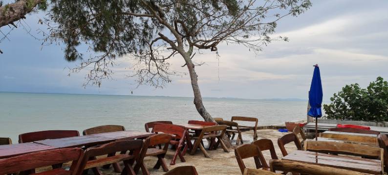 鲁恩阿伦度假村(Roong Arun Resort)图片
