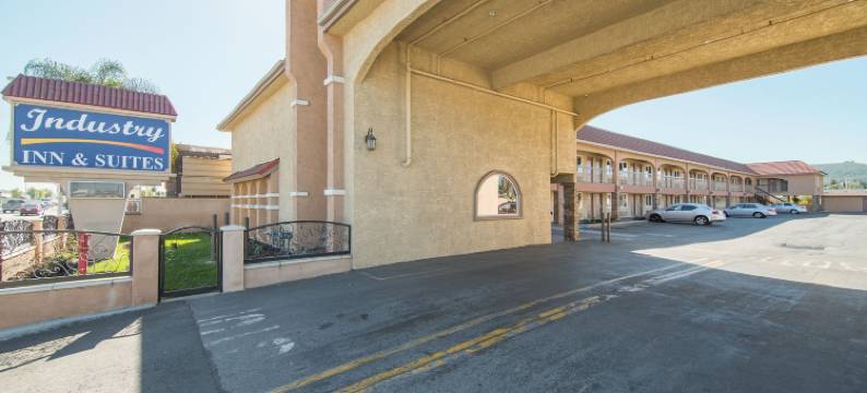 工业套房旅馆(Industry Inn & Suites)图片