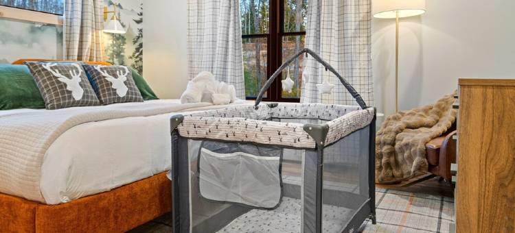 New Chalet: 8 mi to Sunday River+Pano Views+Hottub+Sauna+Dogok图片