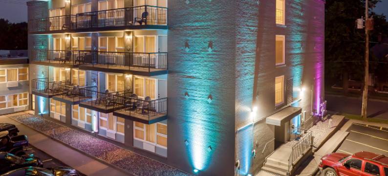 莱茵兰德戴斯市中心凯隆波因特酒店(Clarion Pointe Rhinelander Downtown)图片