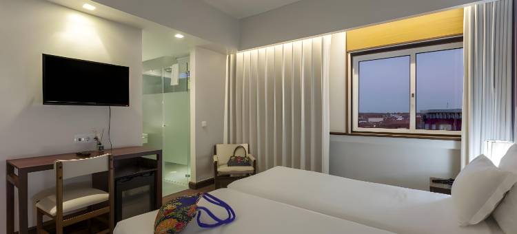拉里维亚纳酒店(Hotel Rali Viana)图片