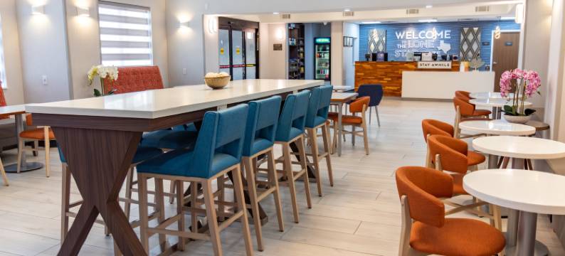 登顿欢朋套房酒店(Hampton Inn & Suites Denton)图片