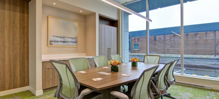 蒙特娄多瓦尔希尔顿惠庭酒店(Home2 Suites by Hilton Montreal Dorval)图片