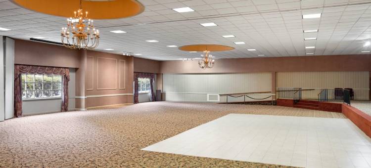 温德姆威廉斯堡I-64戴斯酒店(Baymont by Wyndham Williamsburg I-64)图片