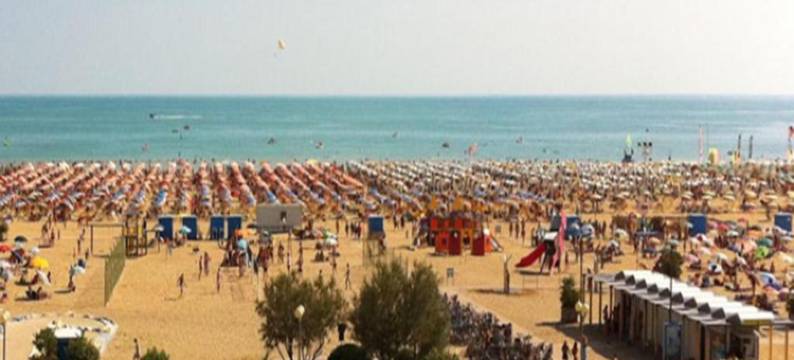 Relaxing Coastal Stay in Lido Altanea图片