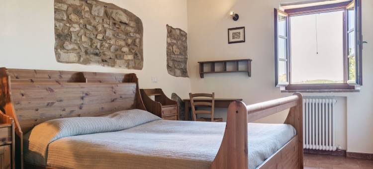 Tranquil Village Stay with Fireplace图片