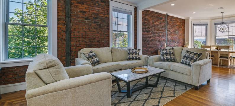 现代科霍斯度假屋，配有电壁炉！(Contemporary Cohoes Retreat w/ Electric Fireplace!)图片