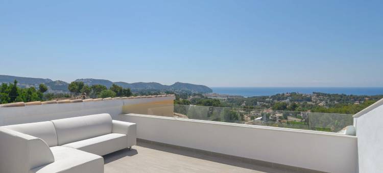 Coastal Villa with Pool图片