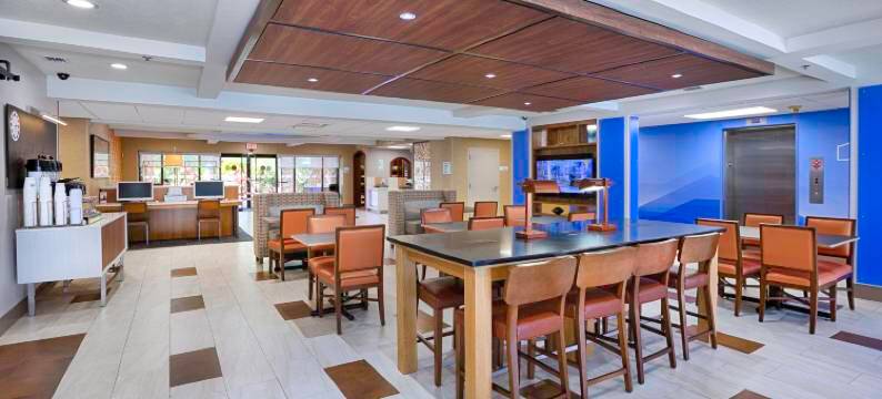 智选假日套房酒店杰克逊维尔的南(Holiday Inn Express & Suites JACKSONVILLE-SOUTH by IHG)图片