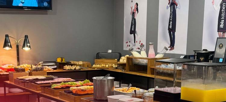 宜必思桑托斯贡扎加海滩酒店(Ibis Santos Gonzaga Praia)图片