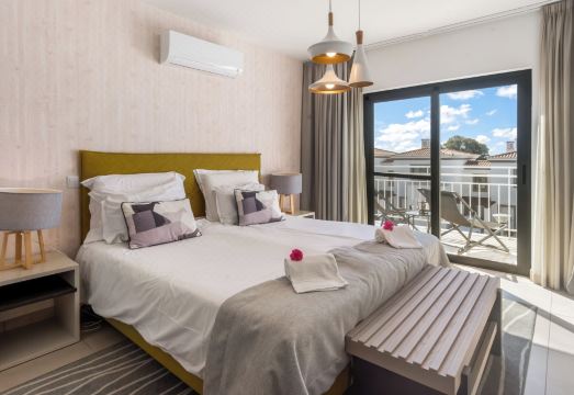 Quinta do Algarvio Village Hotel Overview