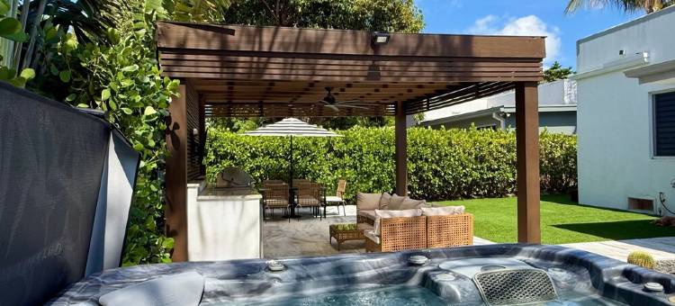 布里克尔热水浴缸和烧烤设施度假屋，免费停车(Hot Tub BBQ Near Brickell W/ Free Parking)图片