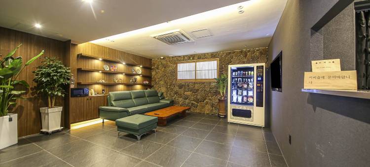 济州红色旅游酒店(Jeju the Red Hotel)图片
