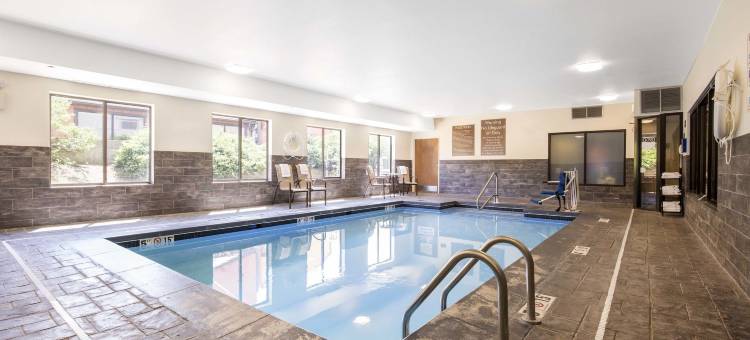 拉波特舒适酒店(Comfort Inn la Porte)图片