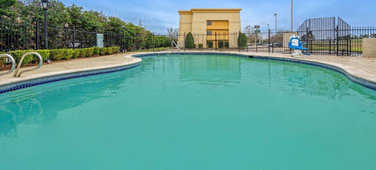 巴吞鲁日齐根莱恩拉昆塔温德姆套房酒店(La Quinta Inn & Suites by Wyndham Baton Rouge Siegen Lane)图片