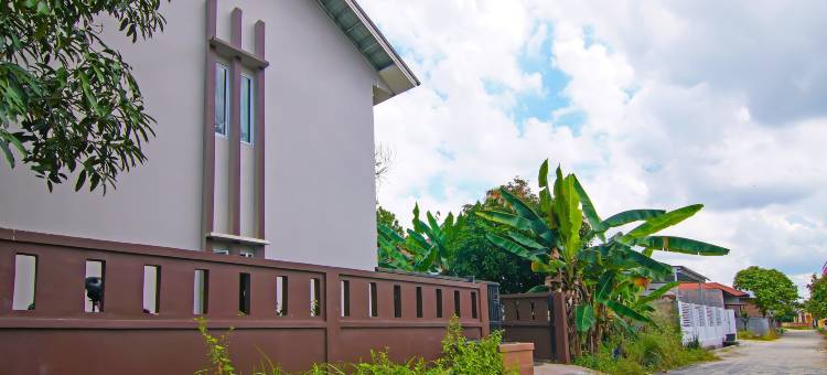 O酒店普特里伊斯兰旅馆靠近SPBU林博潘长(Hotel O Putri Guest House Syariah Near Spbu Rimbo Panjang)图片