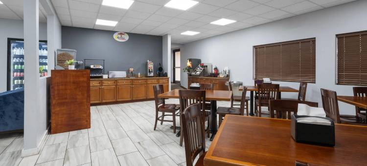 美肯西速8酒店(Super 8 by Wyndham Macon West)图片