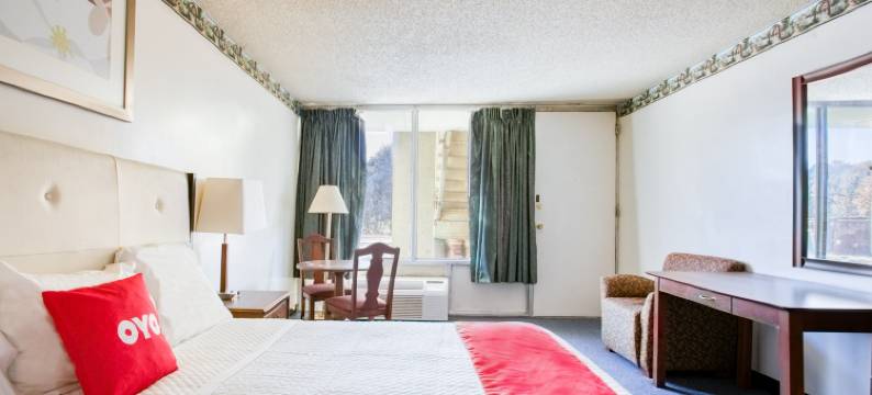 OYO旅行者旅馆，坦普尔顿弗吉尼亚(Travelers Inn by OYO, Templeton VA)图片