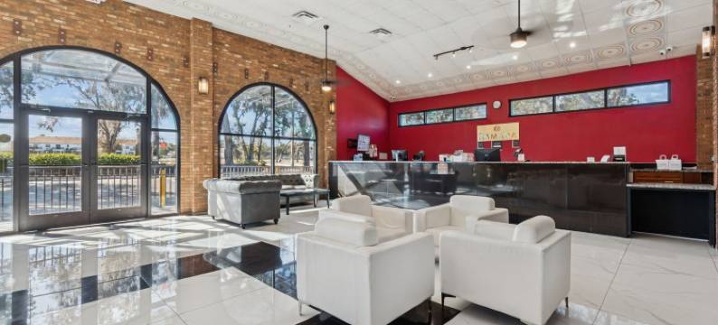 庙台-坦帕北华美达酒店(Ramada by Wyndham Temple Terrace/Tampa North)图片