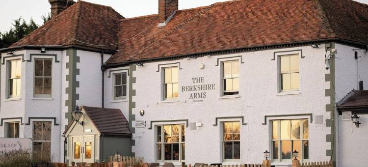 柏克郡阿姆斯晚安旅馆(The Berkshire Arms by Good Night Inns)图片