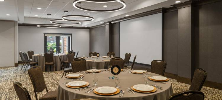 Holiday Inn 纳什维尔范德比尔特(DWTN)(Holiday Inn NASHVILLE-VANDERBILT (DWTN) by IHG)图片