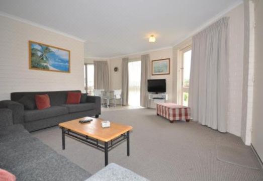 The Sands Holiday Apartments Hotel Overview