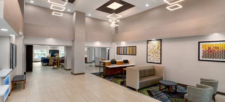 智选假日套房酒店彭布罗克派恩斯谢里登街(Holiday Inn Express & Suites Pembroke Pines-Sheridan ST)图片