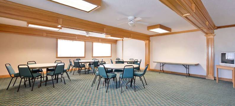 布莱克韦尔I-35温德姆呗盟酒店(Baymont by Wyndham Blackwell I-35)图片