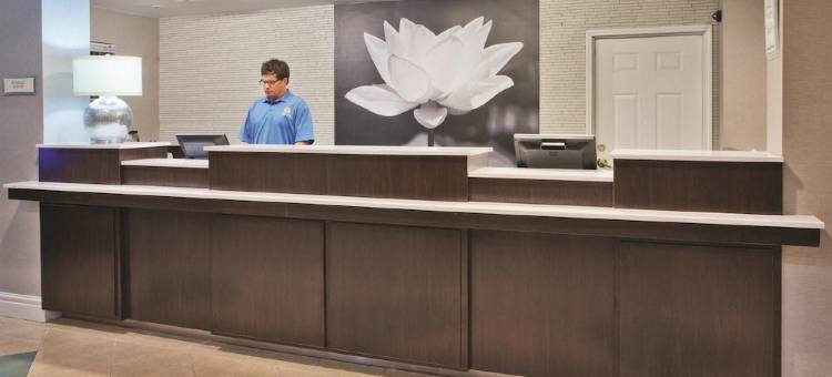 图森机场拉昆塔温德姆套房酒店(La Quinta Inn & Suites by Wyndham Tucson Airport)图片