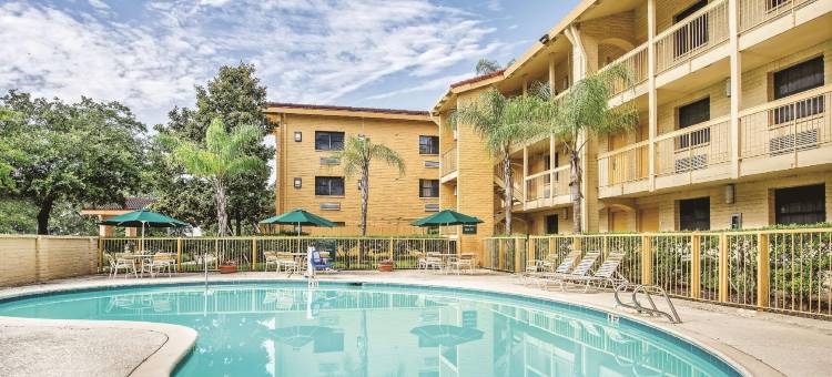 北伍德兰兹温德姆速 8 酒店(Super 8 by Wyndham The Woodlands North)图片